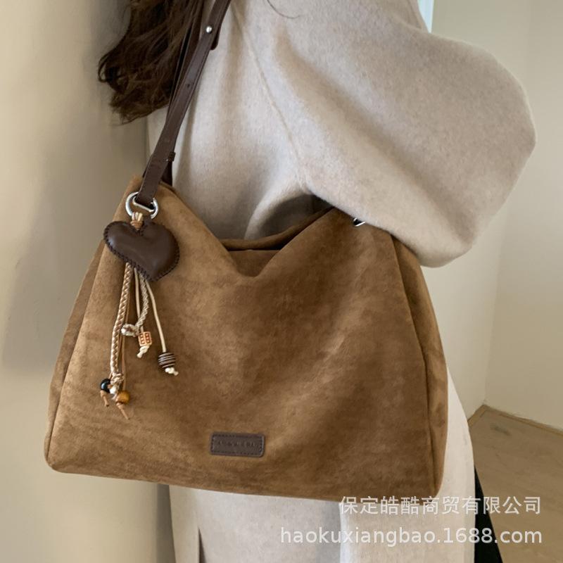 Large-capacity Retro Bag Women's Autumn and Winter Versatile 2025 New Casual Shoulder Underarm Bag Commuter Tote Bag