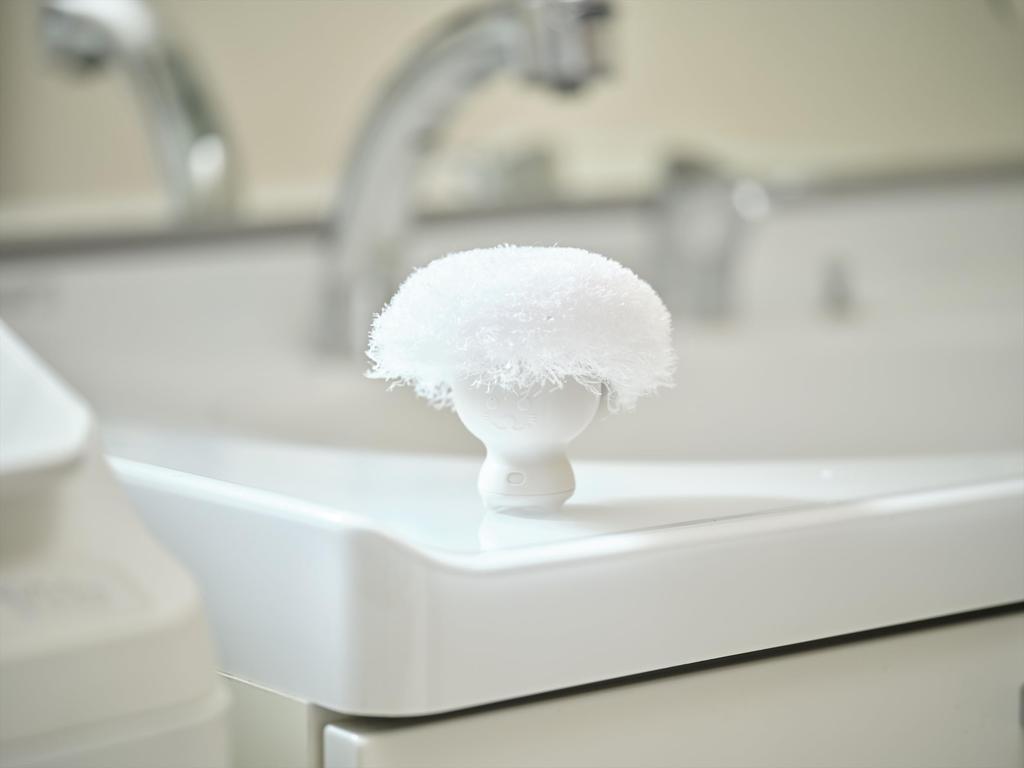 Yamazaki Sangyo Wash Basin Sponge Brush Cleaner with Handle Self-standing Water Drainage Holes White 8x8x8cm 205950