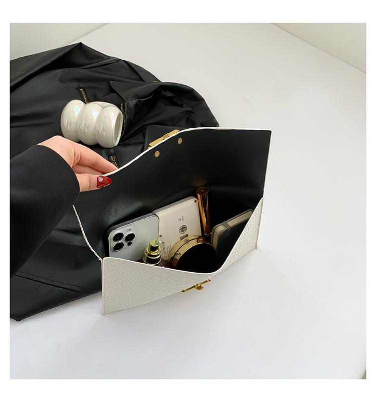 Women's Spring 2024 Slim Crocodile Pattern Clutch: Patent Leather Envelope Bag and Wallet