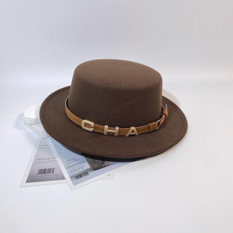 Autumn and Winter New Flat Top Hat Women's British Retro Versatile Face Small Temperament Top Hat Men's Fashion Casual Hat Batch