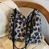 Autumn and Winter Fluffy Leopard Print Bag Women's 2025 New Fashion Versatile Shoulder Bag Premium Plush Bucket Bag