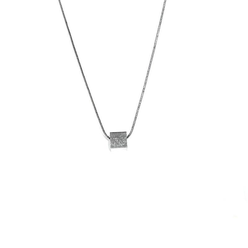 Non-fading Small Square Men's Trendy Necklace, Niche Design with a High-end Hip-hop Style, Titanium Steel Collarbone Chain