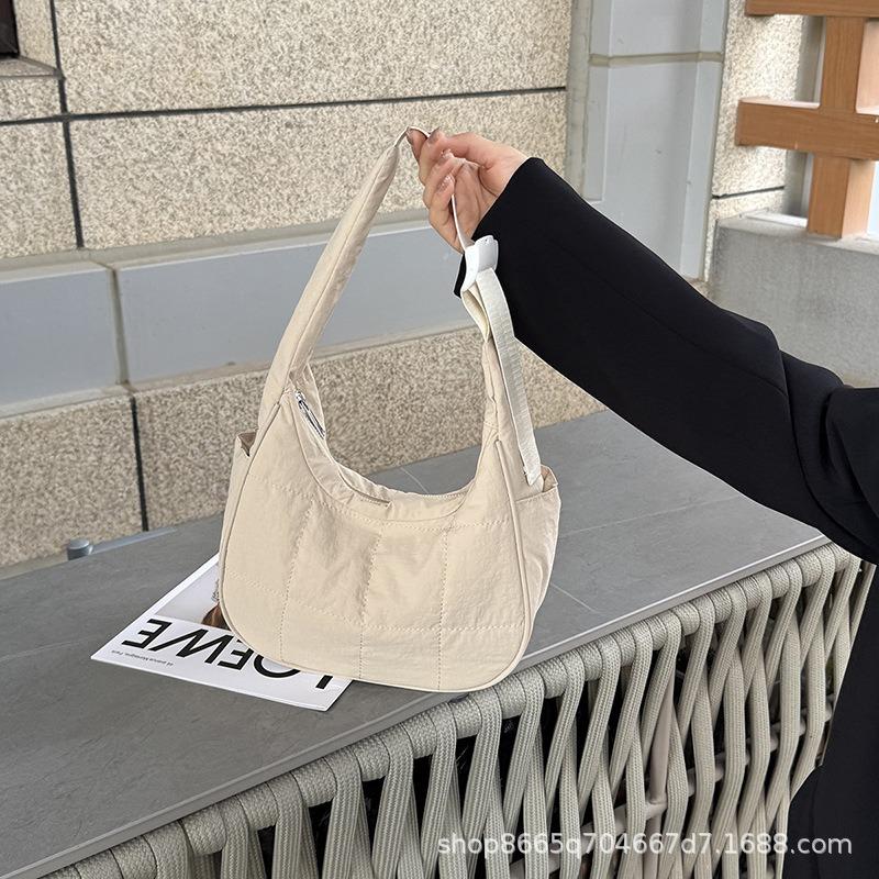 New nylon quilted shoulder bag adjustable shoulder strap fluffy underarm bag large capacity fluffy down tote bag