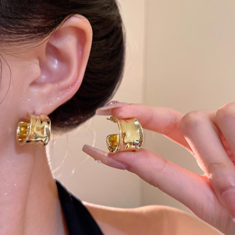 Kalter Wind unregelmäßig C-förmige Ohrstecker Damen einfacher Design-Ohrringe Pendler-Ohrringe