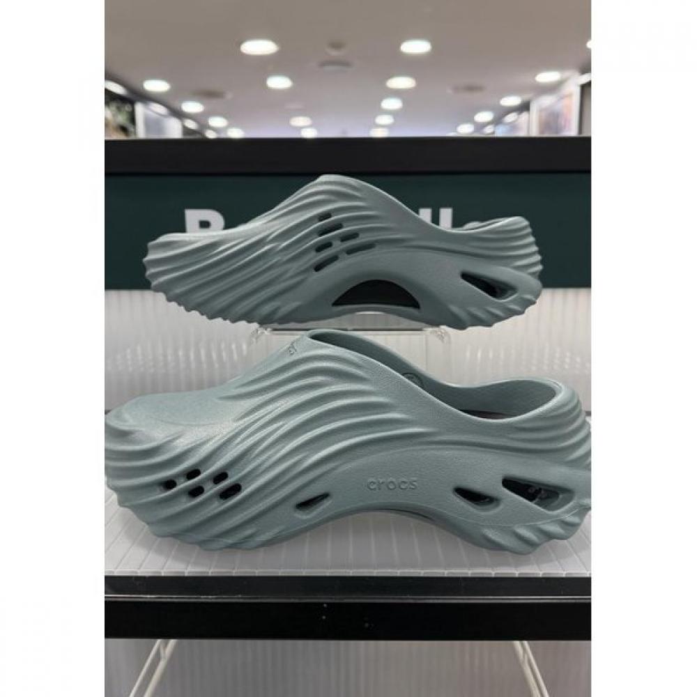 

Crocs Echo Wave 210521 3yo Pond pond/230