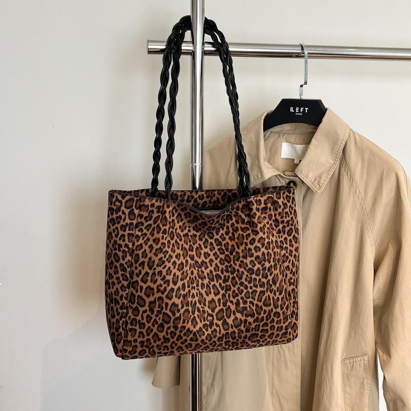 Leopard Print Retro Large-capacity Bag Women's 2025 New Autumn and Winter Versatile One-shoulder Armpit Bag for Commuting To Work