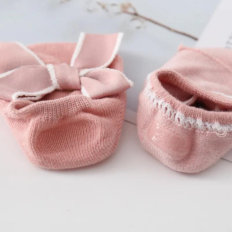 Niedliche Schleife Babysocken Weiche Baumwolle Neugeborenes Mädchen Kurze Socken mit Gummisohlen Rutschfest Einfarbig Kinder Kleinkind Haussocken