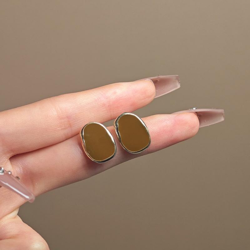 

Серьги-гвоздики в стиле ретро Гонконга, черные, геометрические, легкие, роскошные, высокого класса