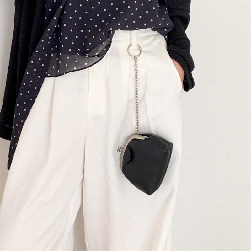Exquisite clip key earphone bag, new niche mini coin purse, lipstick storage, fashionable chain hanging bag