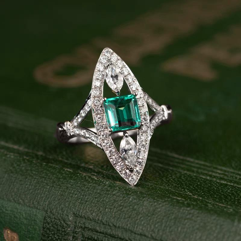 Emerald Rhombus Hollow Retro Ring: Versatile European & American Style Openable Elegant Jewelry for Women