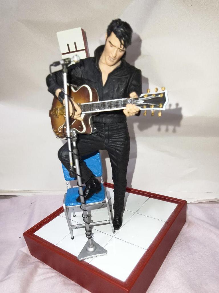 [USED] McFarlane Toys Elvis Presley '68 Comeback Special