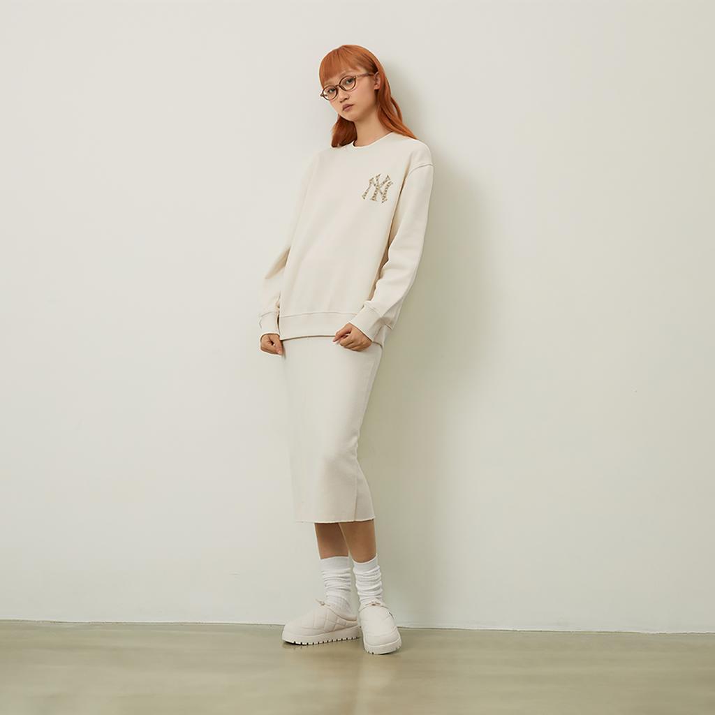 New MLB MONOGRAM Collection New York Yankees FW24 Sweatshirt Unisex Dark Cream 3AMTM0946-50CRD