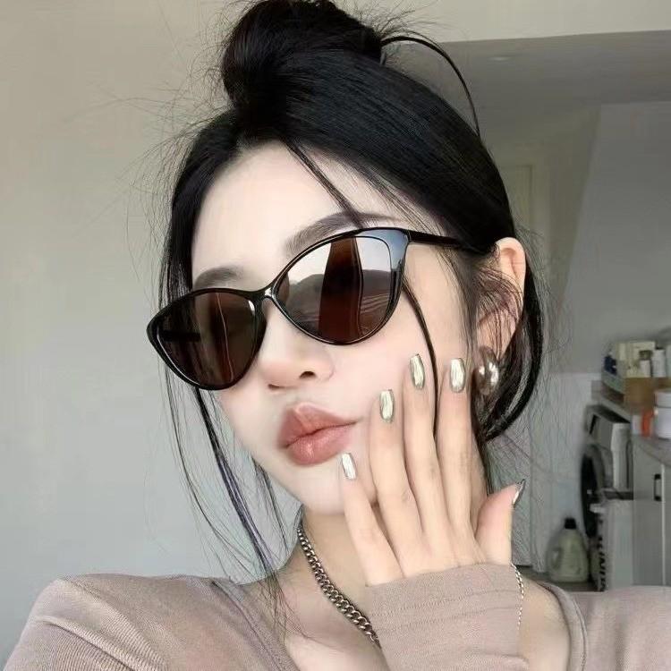 Trendy Korean G-Style Sunglasses for Men & Women, Slimming Big Face Anti-UV