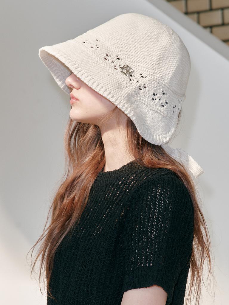 Olinkeompeulliteu Blossom Hole Bonnet Hat (Cream)