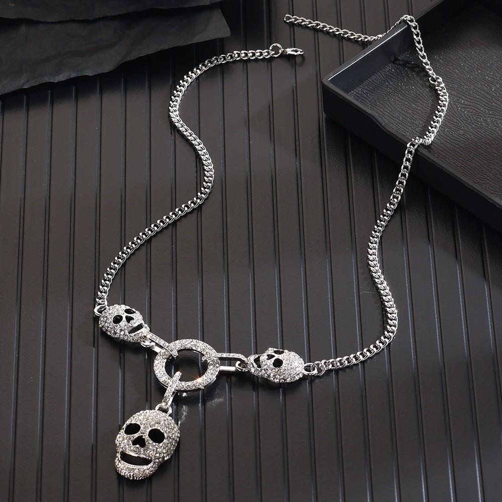 Skull Women Fashion Pendant Necklace With Alloy Material And Water Chain Wave