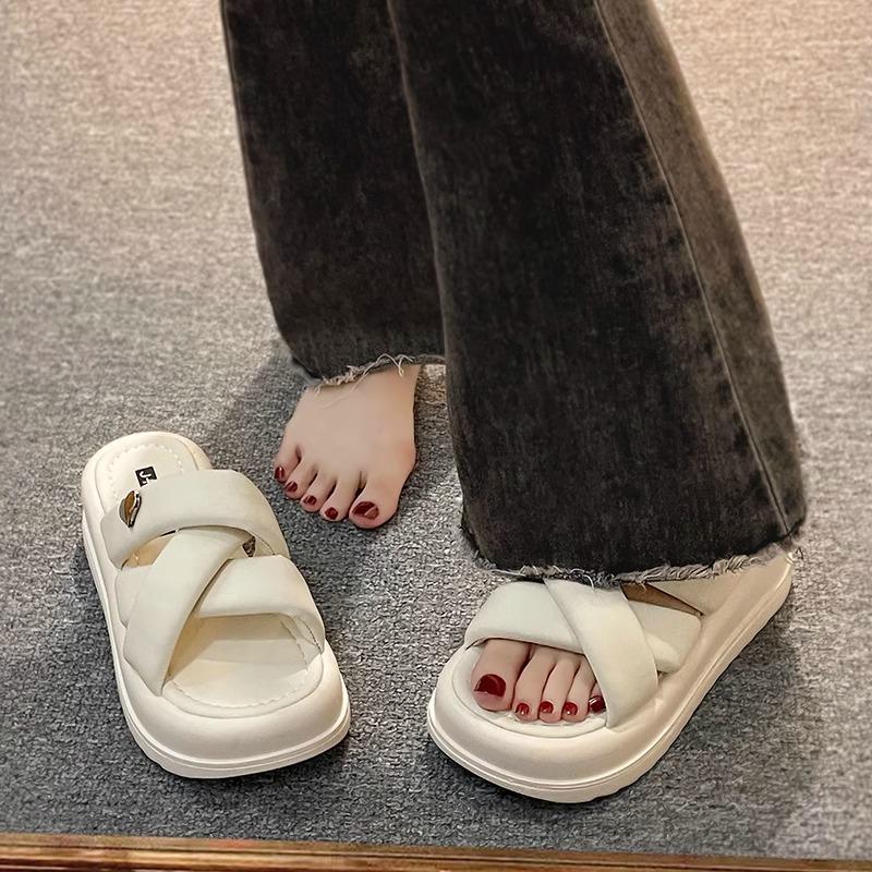 Muffin Thick-soled Cool Slippers Women's Summer Wear Fashion and High Sense Internet Celebrity One-word Drag 2025 New Super Fire Beach Shoes