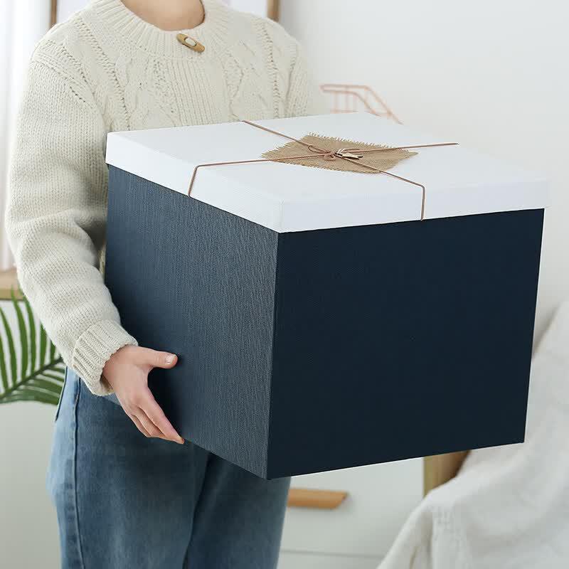 Langxi Giant Snack Gift Box