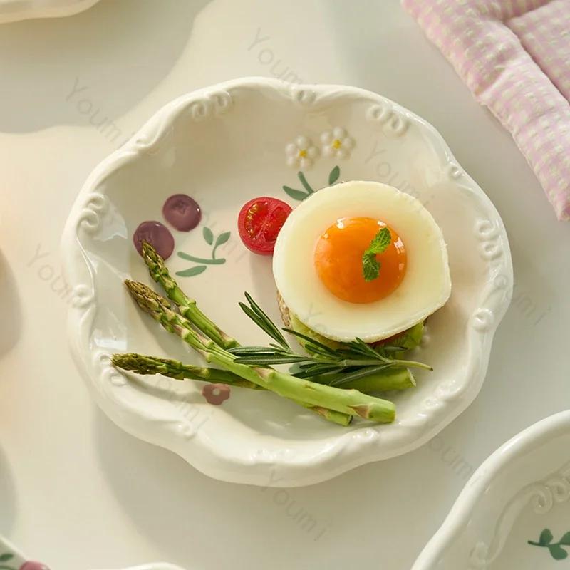 Light Luxury Relief Ceramic Plate Sweet Lovely Dessert Salad Plate Delicious Dishes Dining Plates Exquisite Tableware Rice Bowls