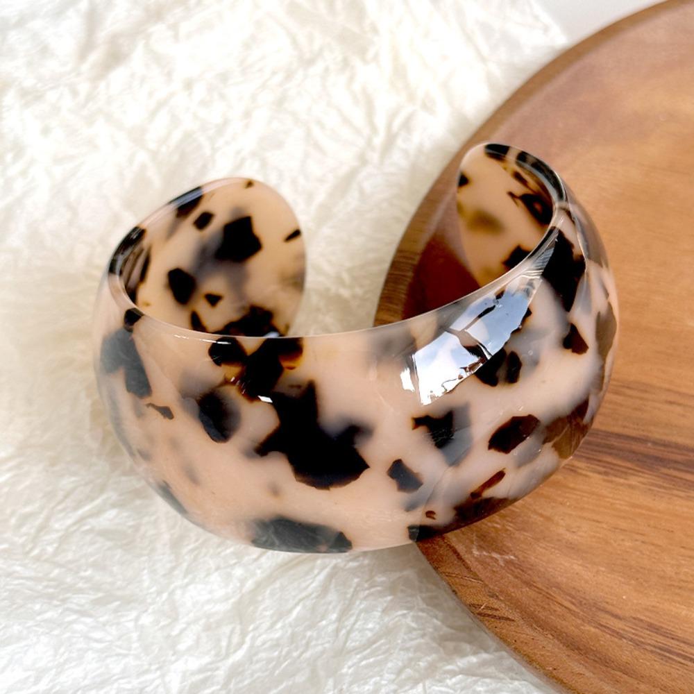 Exaggerated Personality Leopard Print Black White Stripes Small C-shaped Acrylic Opening Bangles for Women Jewelry Accessories