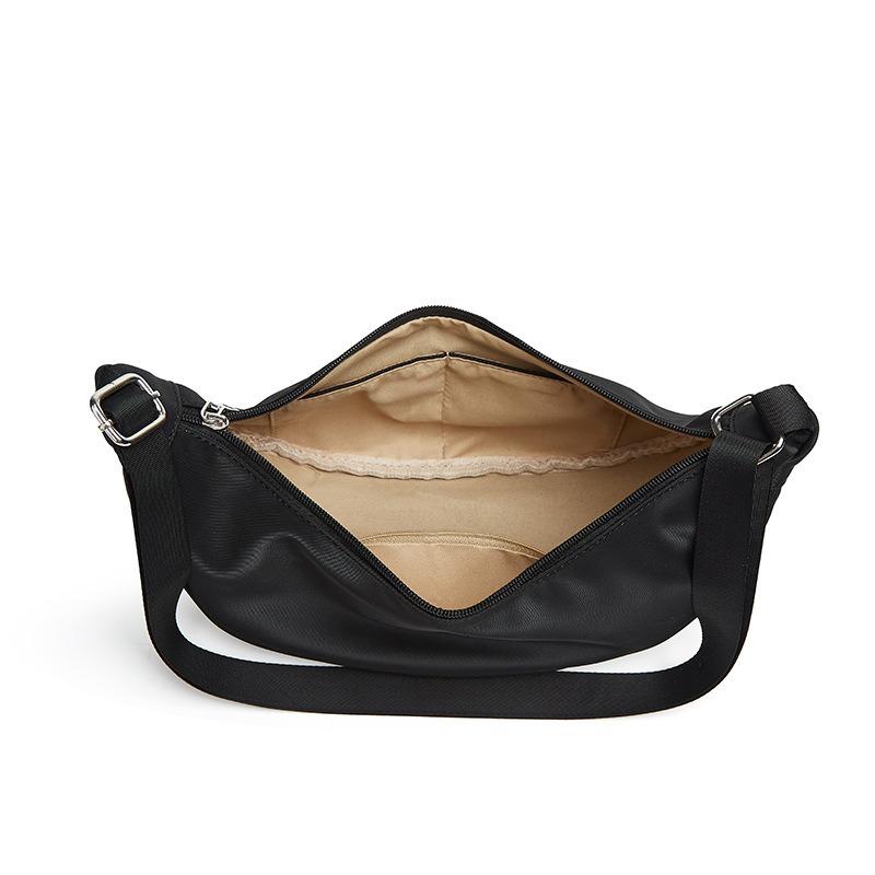 New Summer Simple Fashion Bag Women's Solid Color Design Shoulder Messenger Bag Fresh and Light Trend Dumpling Bag Versatile