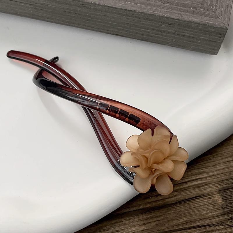 Vintage Smirk Bead Twist Clip One Line Hair Clip Women's Back of The Head Bun Grab Clip 2024 New Premium Hair Accessories