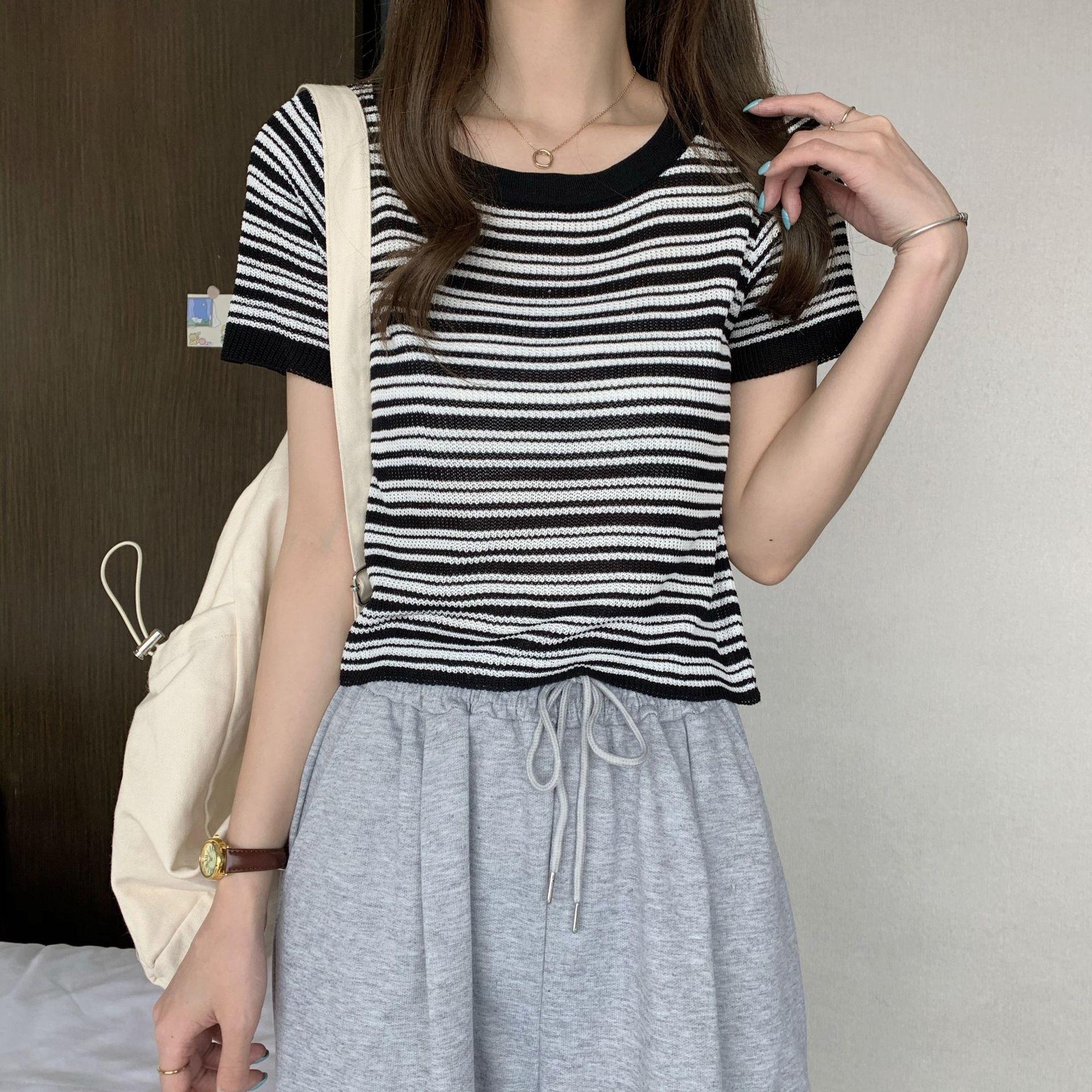 

Полосатая футболка женская летняя новая корейская версия простой свободной с тонким трикотажным топом с короткими рукавами One size