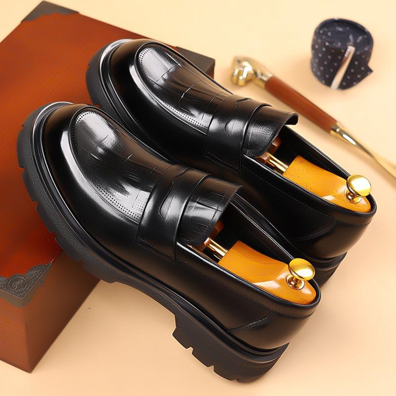 Modische Britische Echtleder Kleiderschuhe für Herren Mode Weichsohlige Lässige Plateau Herren Hochzeitsschuhe Designer Schwarze Slipper Männlich