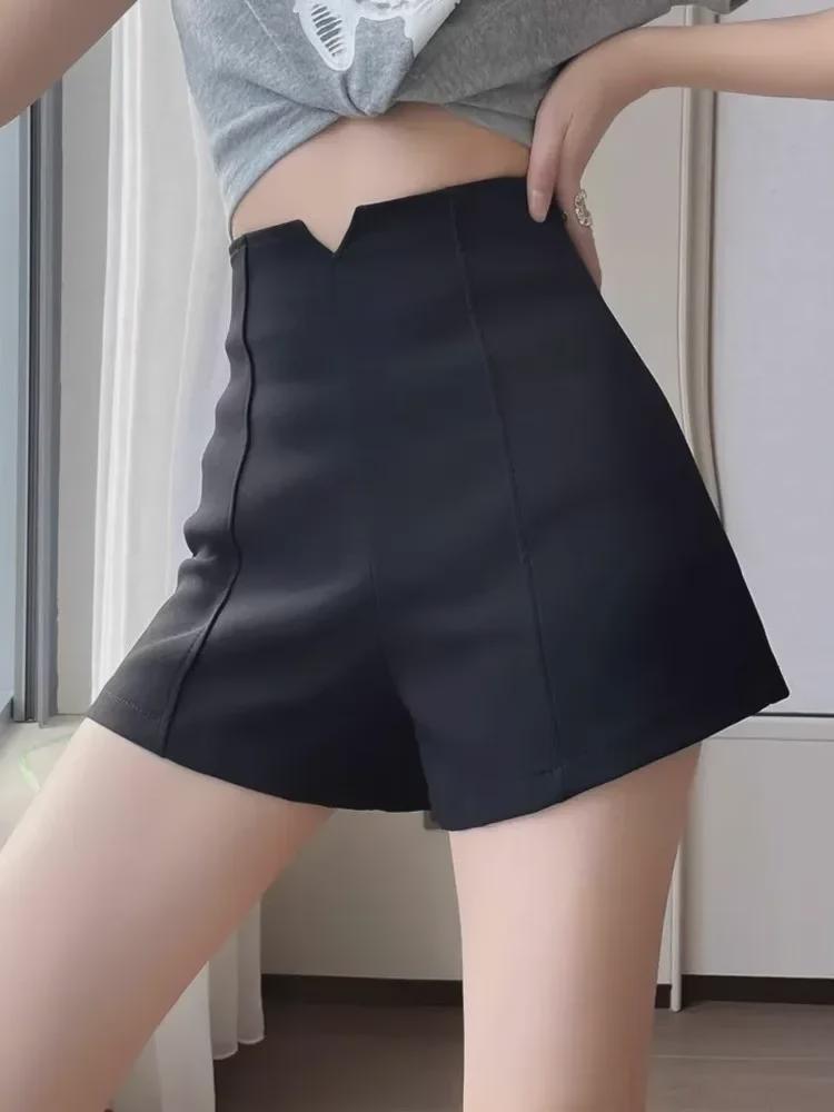 Shorts noirs taille haute grande taille coupe A pour femmes