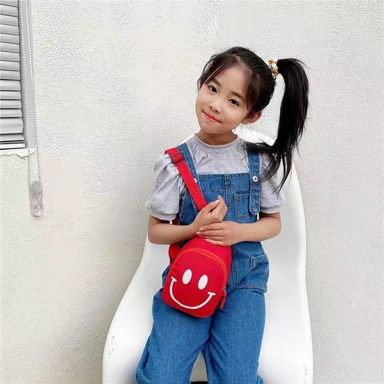 Douyin 2025 Children's Breast Bag New Bag Girl Cute Smiley Face Messenger Bag Baby Chest Portable