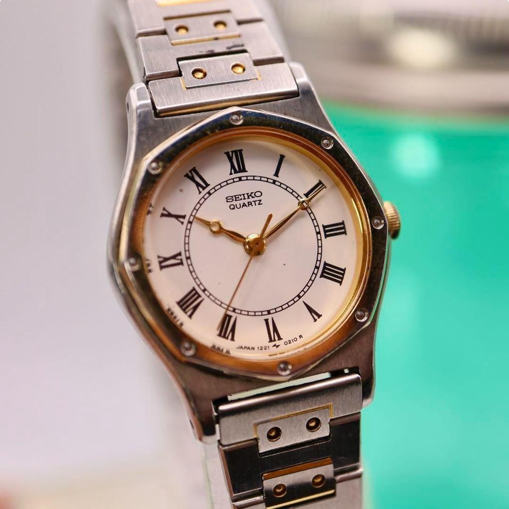 [USED] SEIKO Roman Round Silver and Gold Women's Watch 1200
