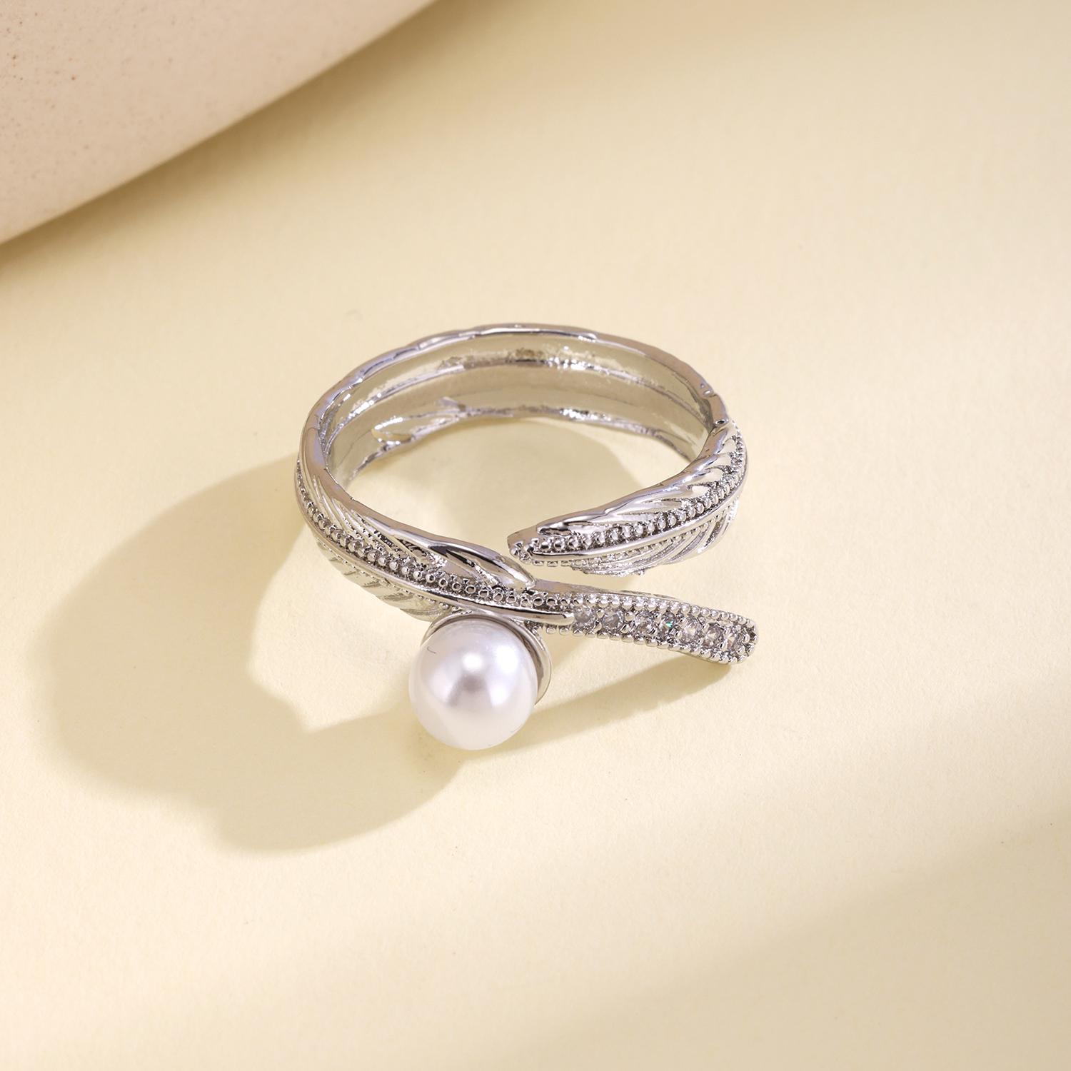 

Nidin Fashion Feather Shape Pearl Open Ring For Women Vintage Adjustable Light Luxury Zircon Wedding Party Finger Jewelry Gifts resizable срібний