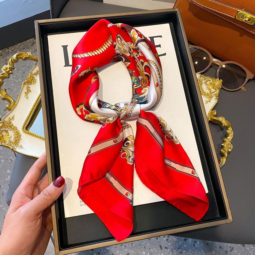 Silk scarf women's neck new scarf with coat 70 small square scarf scarf mother high-end scarf