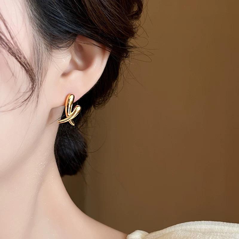 Korean Fashion Cross Irregular Metal Stud Earrings for Women Girls Simple Temperament Party Jewelry Accessories