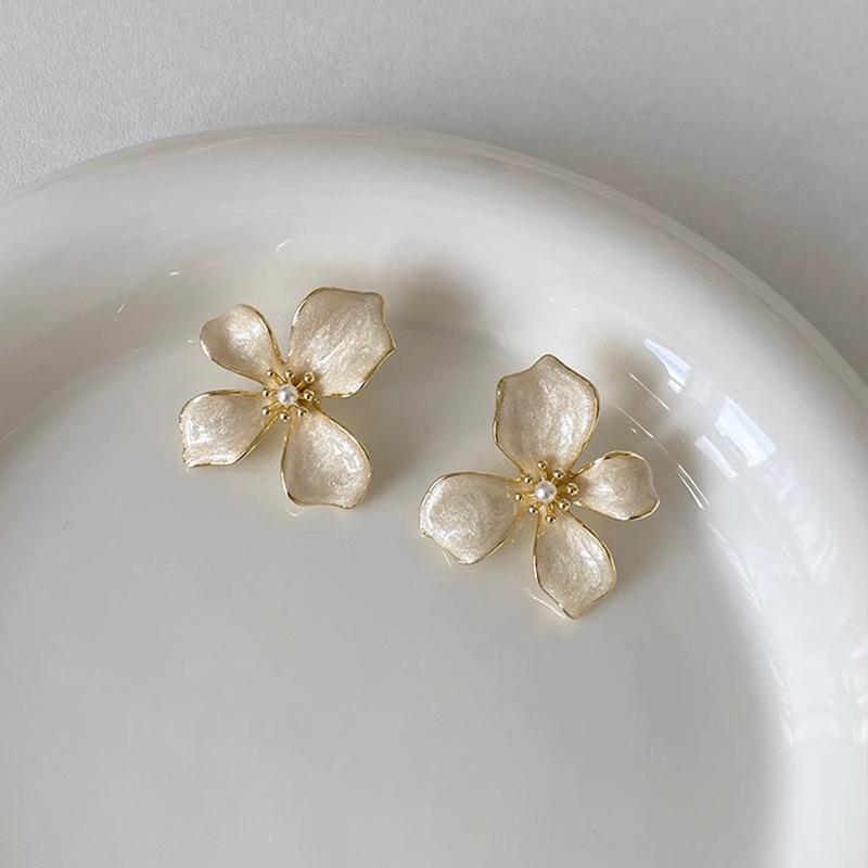 Female Unique Irregular High-end Flower Earrings