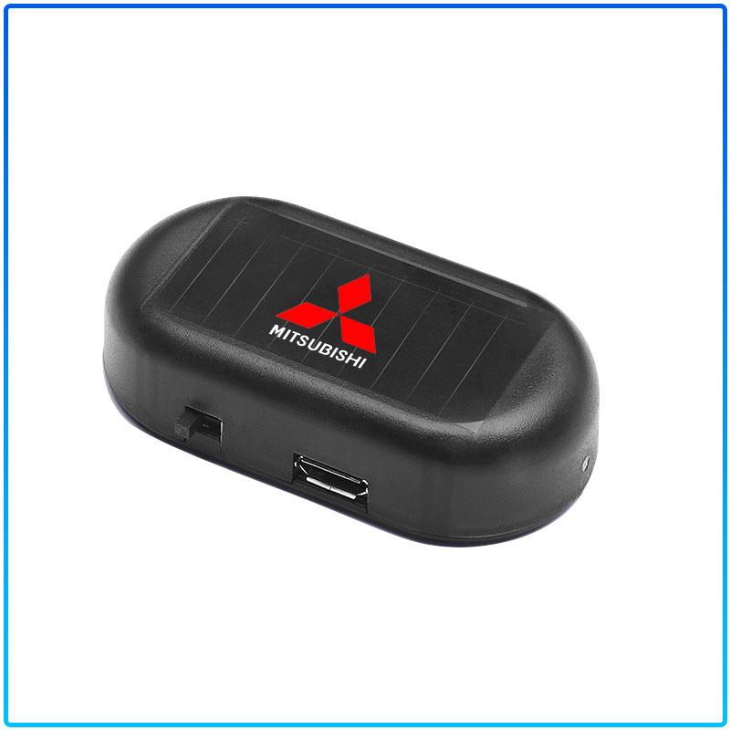 Per Mitsubishi Lancer 7 8 I200 Pajero Montero Sport Outlander Mirage 1pz Auto LED Lampeggiante di Avvertimento Wireless Antifurto Lampada di Attenzione Accessori Emblema