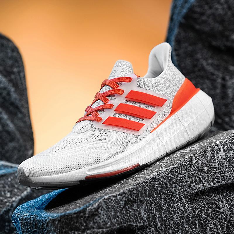 Zapatos de hombre primavera y verano transpirables 2023 nuevos zapatos casuales de viaje para hombre versátiles zapatos deportivos para correr de malla