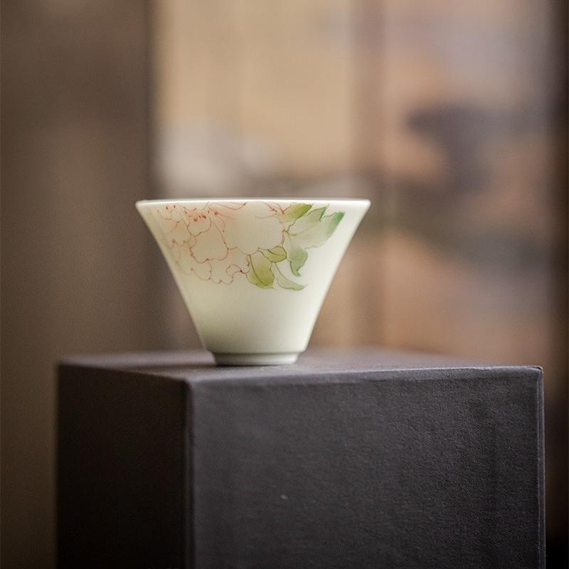 Hand Painted Peony Ceramic Teacup Chinese Kungfu Tea Set Elegant Porcelain Tea Cup Floral Design Tea Ceremony Single Cup Gift