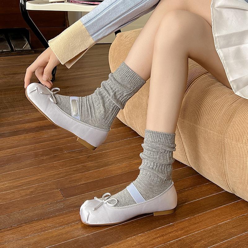 

Female Spring and Autumn Solid Color Preppy Style Loose Mouth Tube Stack Socks 1 pair сірий колір