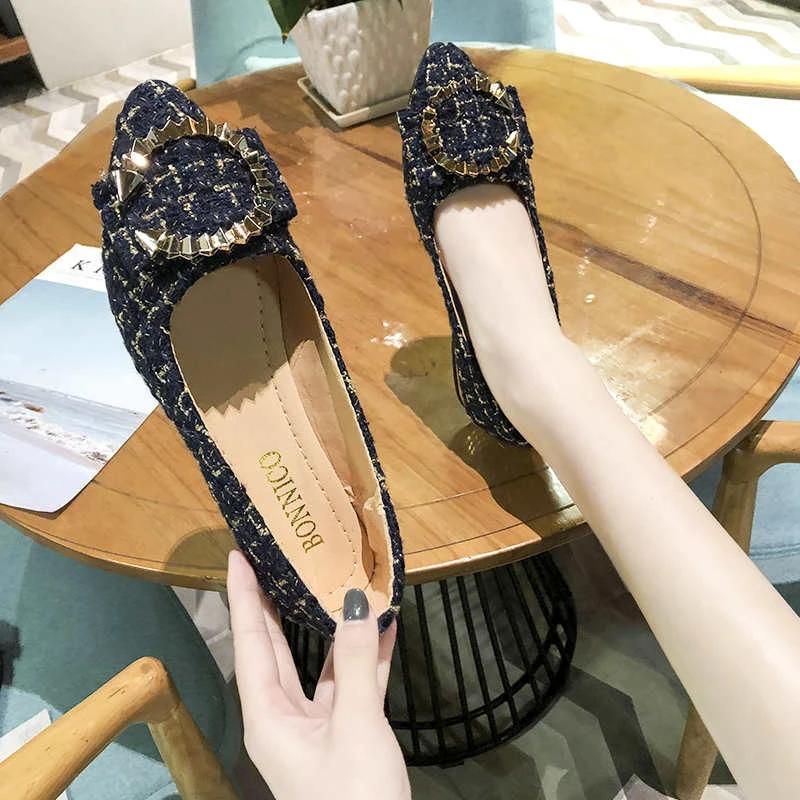 Thick Heeled Women's Shoes 2024 New Fully Equipped Pointed Flat Shoes Houndstooth Metal Decoration Shallow Mouth Middle Heel