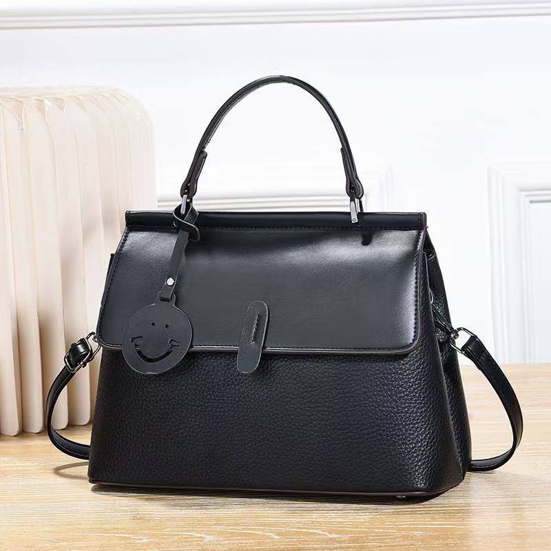 

Shoulder bag bag solid color simple handbag cute pendant messenger bag 26*12*20 чорний