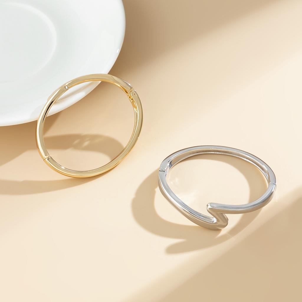 Sense Of Design Curved Z-Shaped Glossy Spring Bracelet Bracelet Niche Irregular Metal Bracelet