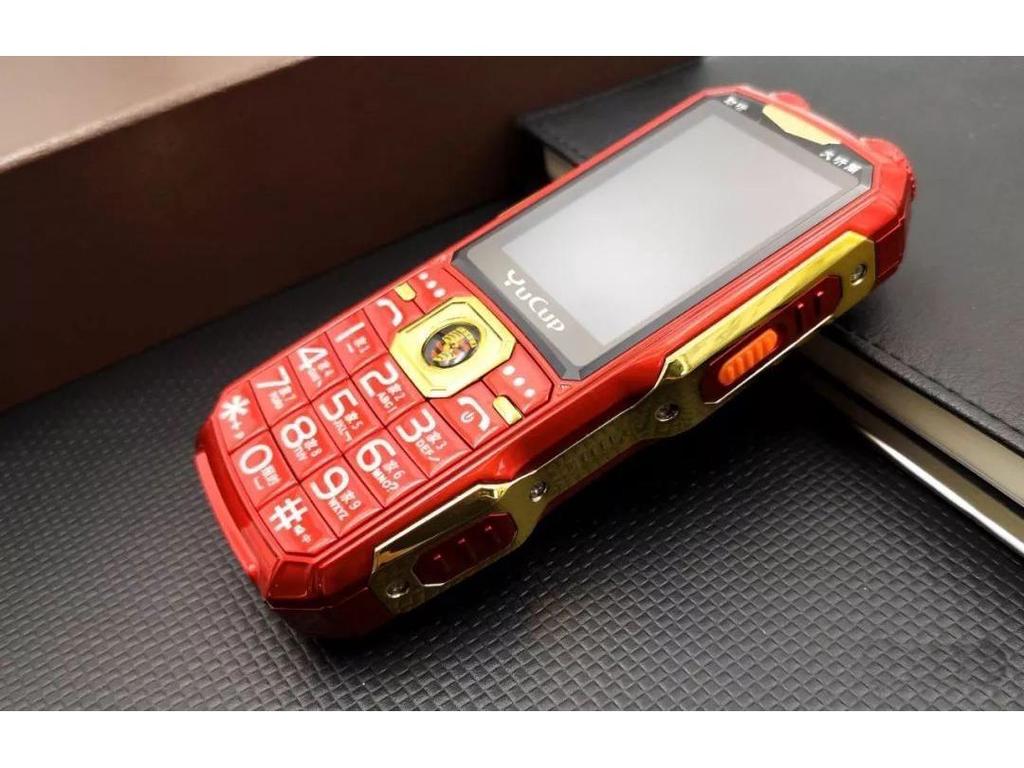 Durable Senior Phone with Eye-Protection, Large Display, Power Bank, 4G/5G Calling, Enhanced Speaker, and Extended Battery Life.