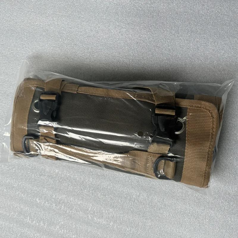Robuster Roll-Up-Werkzeugtaschen-Organizer mit 4 Werkzeugtaschen und 2 abnehmbaren Taschen.