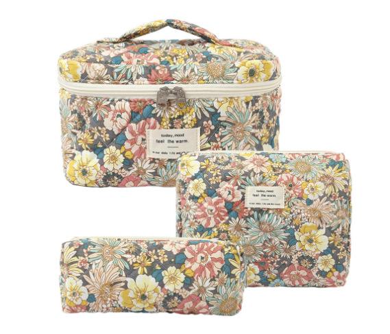 Hand-held makeup bag large capacity small floral storage bag portable quilted cotton fabric cute flowers travel bag