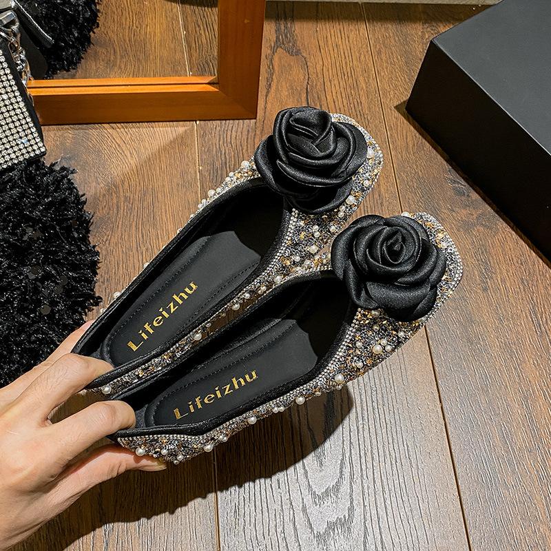 

Модные милые туфли-балетки с цветочной отделкой для женщин, балетки с жемчужными заклепками, квадратный носок, блестящая отделка, лоферы с бисером, хрустальные цепочки, большой размер 43 35 чёрный