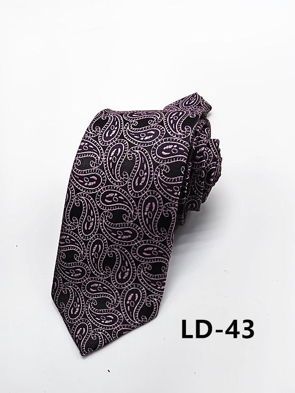 Handmade Paisley Tie for Trendy Gentlemen