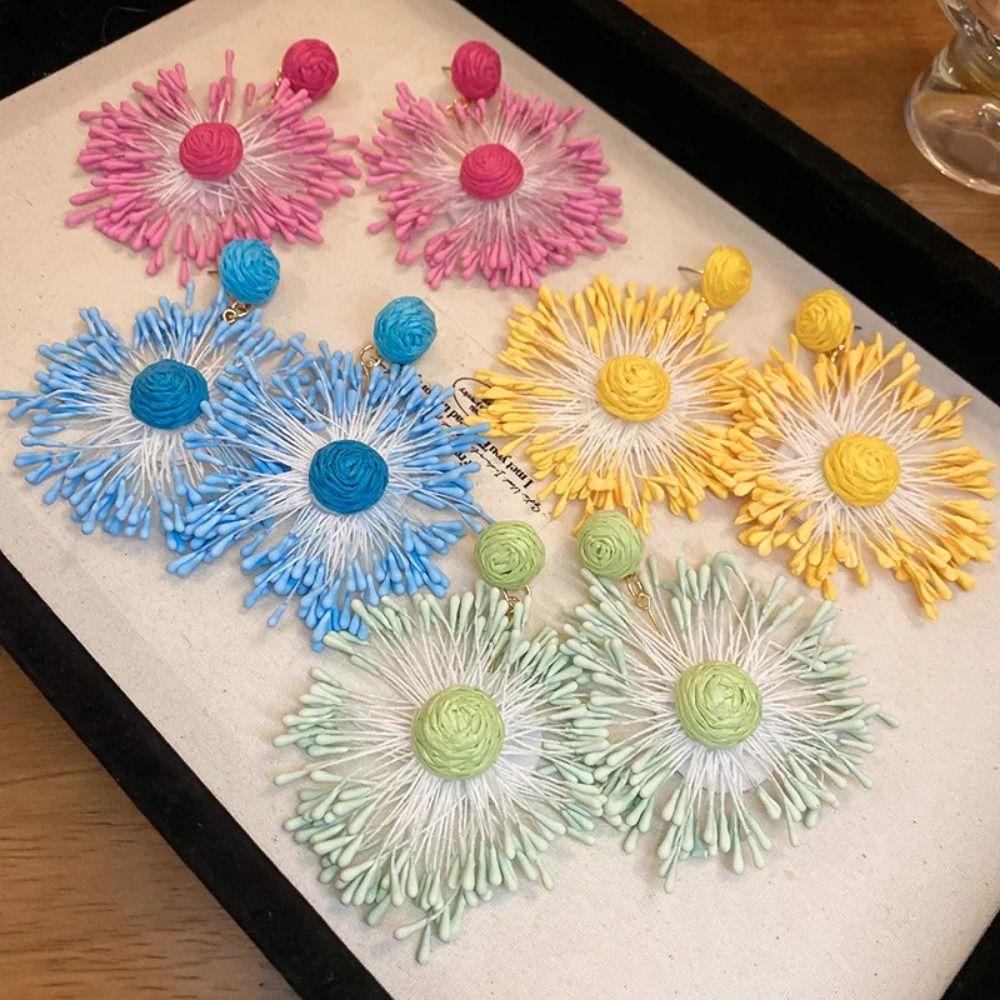 

Handmade Hand-woven Flower Earrings Multicolor Women Flower Dangle Earrings Summer Vacation синій