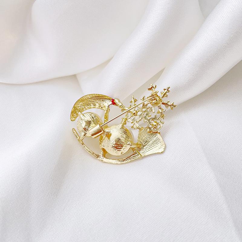 Festliche Schneemann- und Schneeflocken-Brosche – Kreativer Weihnachts-Anstecker für Damen