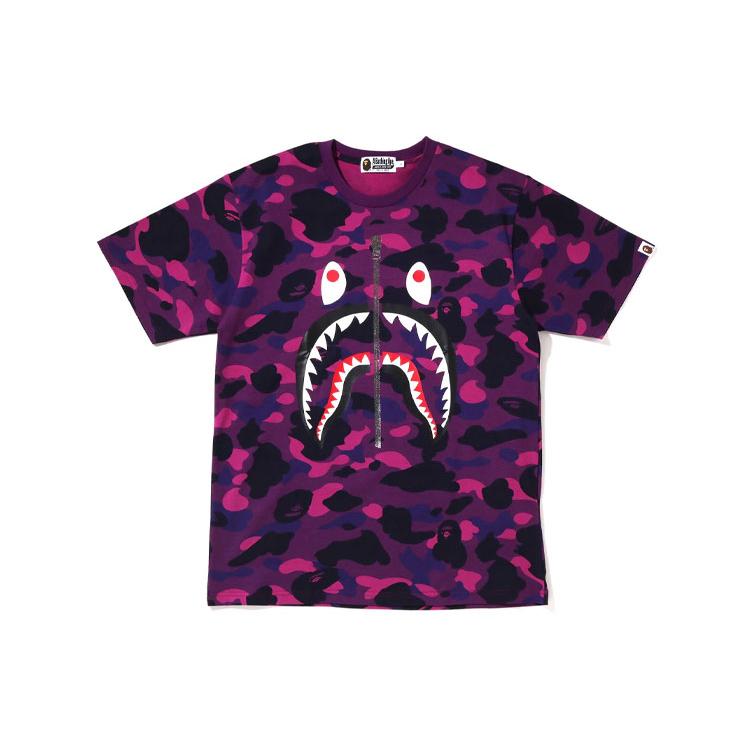 Bape Koszulka z kamuflażem kolorowym i rekinem 1I30-109-022