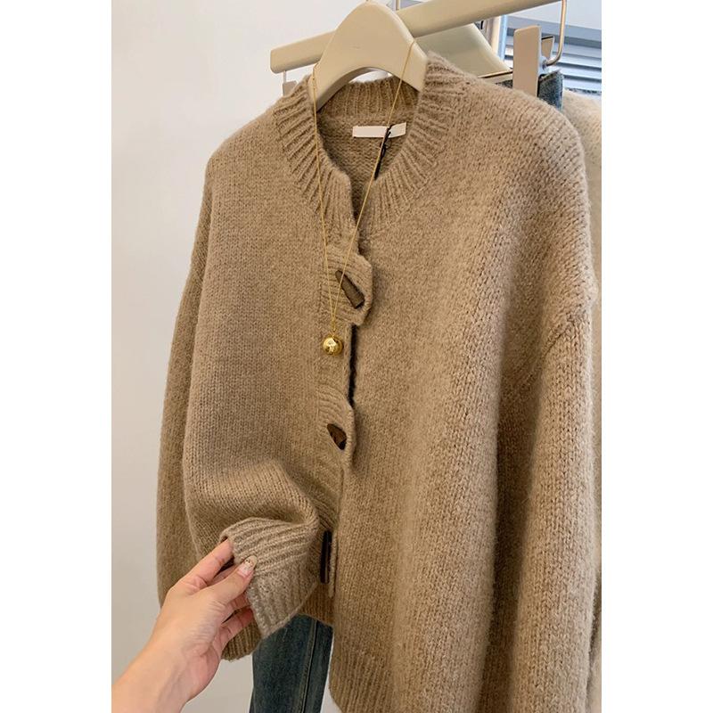 Retro Horn Buckle Knitted Cardigan for Women's Autumn and Winter New Gentle and Versatile and Thin Soft Waxy Sweater for Women